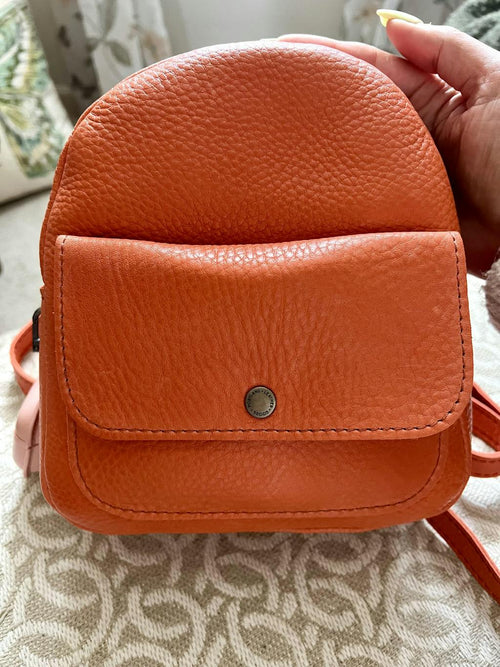 Small but holds a lot! - customer review photo