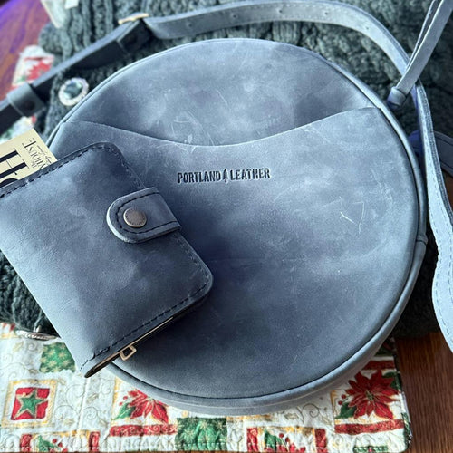 Holds Everything Needed - customer review photo