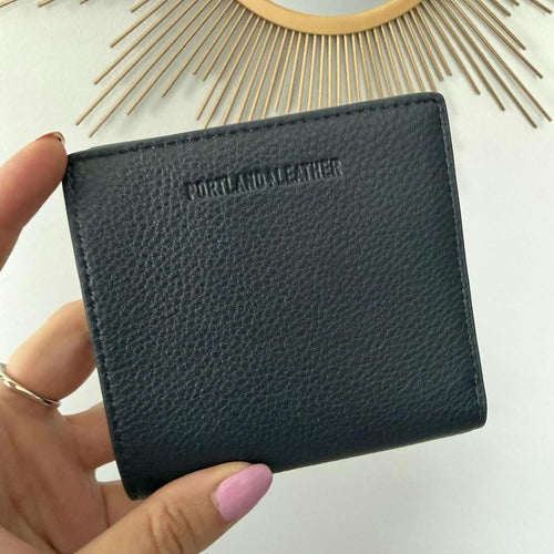 Sleek wallet - customer review photo