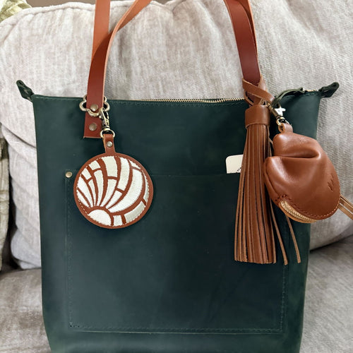 Looks so cute! Goes with any bag - customer review photo