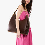 Coldbrew Oversized | U-shaped, flat-bottomed leather shoulder bag with adjustable strap