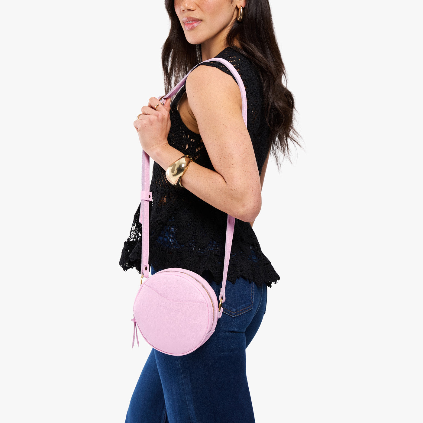 Pinkaboo*Small | Model wearing circle shaped crossbody bag with top zipper