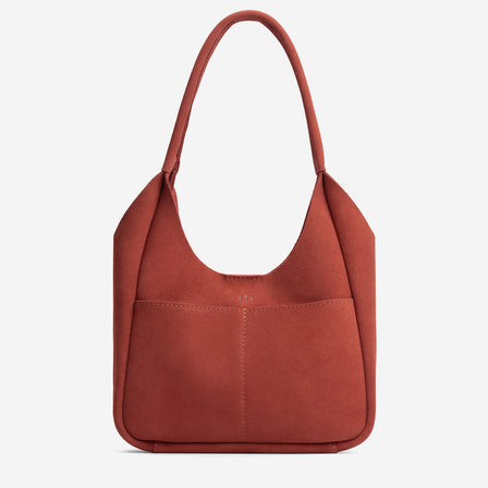 Cinnabar*Medium | U-shaped, flat-bottomed leather shoulder bag with two outside pockets