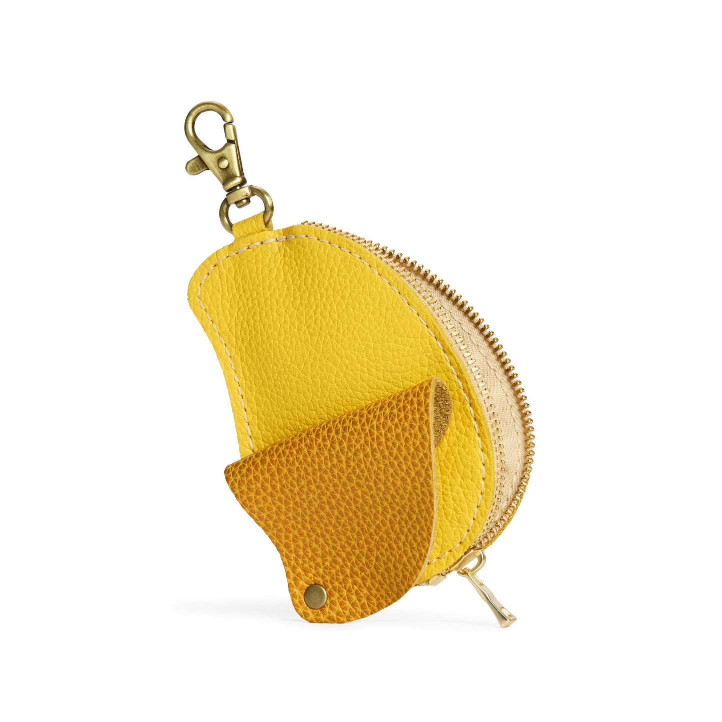 Manila | A manila-shaped leather pouch keychain with zipper and lobster clasp