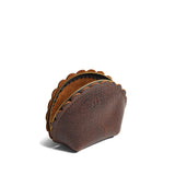 Coldbrew Large | Curved leather pouch with zipper and scalloped edges